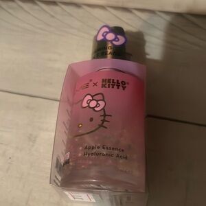 Hello kitty brightening serum vitamin e and hyaluronic acid